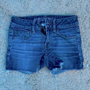 American Eagle jean shorts. Size 00. Great condition.